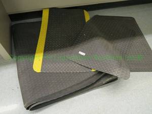 lot 502 image: Anti Fatigue mats with diamond weave pattern