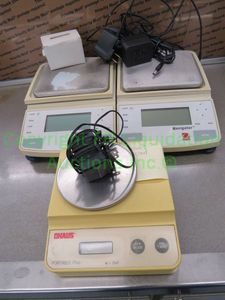 lot 518 image: OHAUS (Model C305-P) and Navigator (Model N1B110) electronic digital scale 3ct