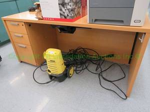 lot 582 image: Laminate single pedestal office desk (Contents not included)