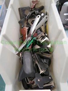 lot 598 image: Assorted staple removers