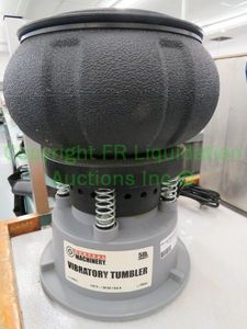 lot 649 image: Central Machinery vibratory tumbler 5 lb capacity