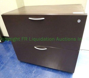 lot 654 image: Laminate lateral file cabinet