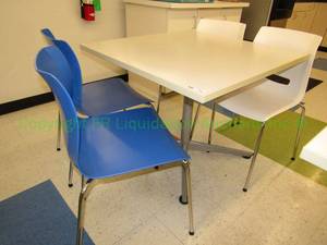 lot 725 image: Laminate top table and 4 chair set, 24x36x36 in