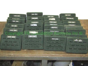 lot 271 image: Retail ring presentation displays