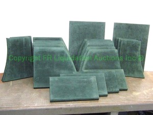 lot 272 image: Retail jewelry case pads and inserts