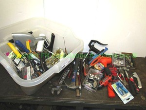 lot 278 image: Assorted hand tools and hardware