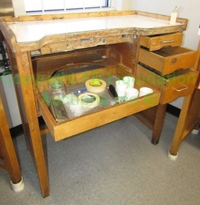 lot 667 image: Custom built jewelers work station plus contents