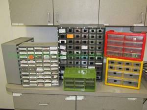 lot 671 image: Countertop small parts and hardware storage drawers