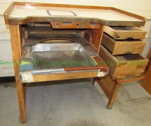 lot 687 image: Custom built jewelers work station