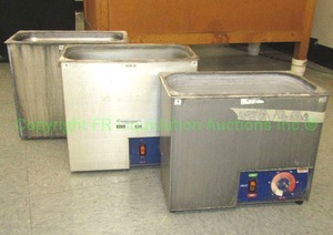 lot 626 image: Sonix ultrasonic cleaners