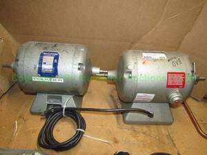 lot 408 image: (2) Polishing lathes Including Baldor Model 437B Notes indicate bad spindle, bad motor See photos