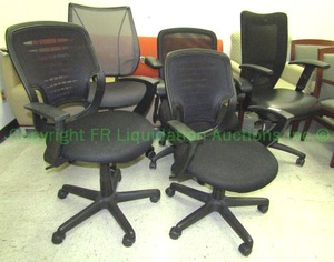 lot 451 image: High performance rolling office chairs 5 ct (Bid is times the quantity)