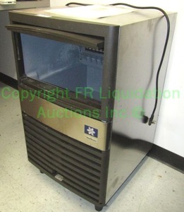 lot 458 image: Manitowic under counter ice machine Model QM45 w manual 35 x 20 x 21
