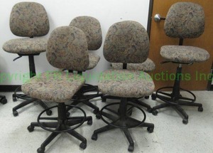 lot 445 image: Rolling upholstered office chairs Model 34N-ORPP (Bid is times the quantity)