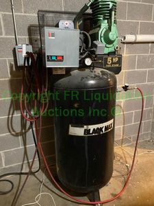 lot 765 image: Black Max 5hp upright air compressor