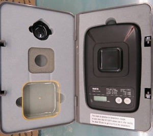 lot 571 image: Tanita model 1478 professional carat scale