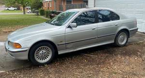 lot 2 image: 1999 BMW 540i Does not Run
