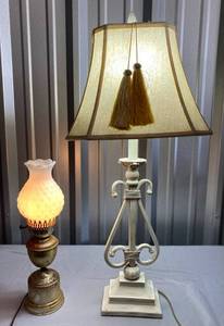 lot 11 image: Vintage Lamps