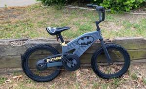 lot 20 image: DC Comics 16 Boys Batman Bike