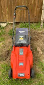 lot 27 image: Black & Decker 36V Cordless Lawn Mower
