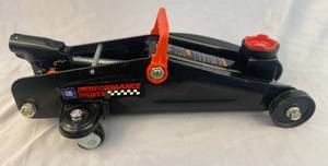 lot 28 image: performance parts hydrolic jack