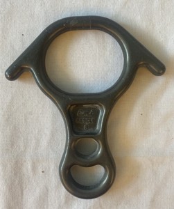 lot 77 image: Aluminum figure 8 CMI Rescue ring