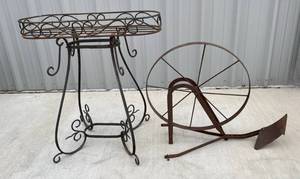 lot 118 image: misc. yard art