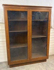 lot 123 image: glass door cabinet with shelves