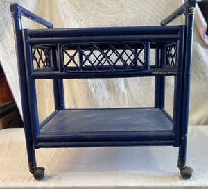 lot 154 image: Blue cart with wheels