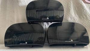 lot 155 image: 3 dual toilet paper dispensers