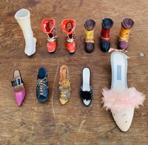lot 167 image: Collection of decorative shoes