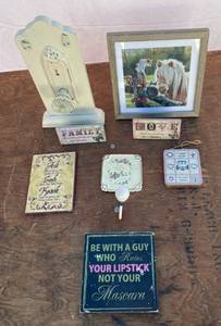 lot 170 image: decorative items