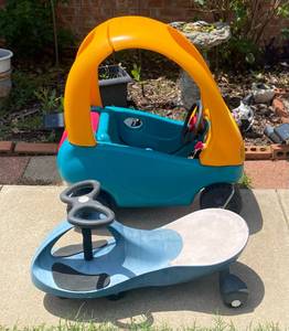 lot 183 image: Little Tikes Ride on toys