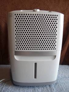 lot 1 image: Frigidaire 30 Pint FAD301NWD Dehumidifier - WORKS PEREFECTLY $$$