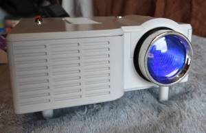 lot 25 image: PORTABLE LCDLED PROJECTOR - TESTED AND WORKING