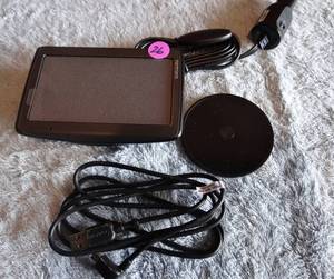 lot 26 image: TOMTOM GPS UNIT FOR AUTO - APPEARS NEW- TESTEDWORKING