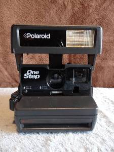 lot 54 image: VINTAGE Polaroid One Step 600 Instant Film Camera $$$