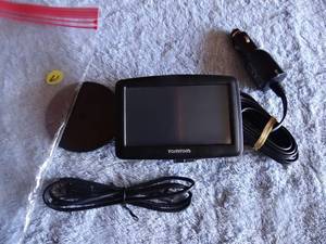 lot 61 image: TOMTOM GPS UNIT FOR AUTO -  TESTEDWORKING