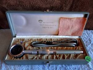 lot 66 image: VINTAGE DR. NAITOS RETINOSCOPE NEITZ R-1 PROFESSIONAL EYE CARE IN ORIGINAL BOX