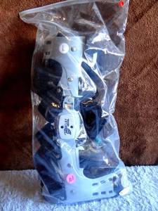 lot 101 image: Bentley Medical Products Knee Brace - Size L  NEW