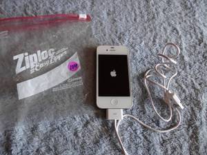 lot 104 image: UNLOCKED IPHONE - FULLY CHARGEDREADY FOR SET UP