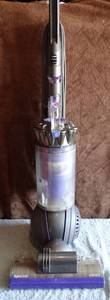 lot 105 image: DYSON VACUUM - POWERS ON
