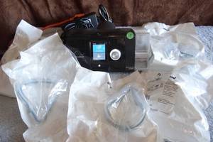 lot 111 image: ResMed AirSense 10 AutoSet CPAP Machine with HumidAir Attachments