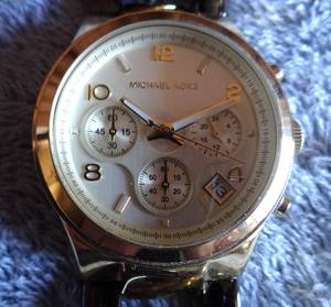 lot 114 image: Michael Kors Womens MK3242 Runway Chain Two-tone Bracelet Chronograph Watch