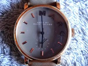 lot 119 image: MARC BU MARC JACOBS WATCH WITH ORIGINAL LEATHER STRAP