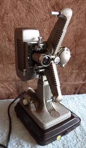 lot 167 image: INCREDIBLE FIND - VINTAGE Revere 48 Vintage 16 mm Film Movie Projector & Case - FULLY WORKING $$$