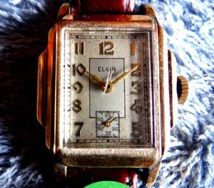 lot 172 image: VINTAGE ELGIN WATCH WITH LEATHER STRAP