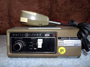 lot 185 image: VINTAGE GENERAL ELECTRIC CB STATION WITH MICROPHONE