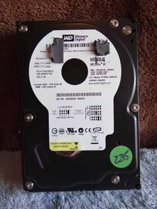 lot 235 image: Western Digital Caviar 250GB Internal 7200RPM 3.5 (WD2500JB) IDE PATA HDD