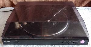 lot 240 image: VINTAGE Sony Stereo Full Automatic Turntable System Model PS-LX250H Record Player - TESTEDWORKING